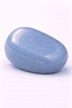 Angelit (Anhydrit), ein geschliffenes Exemplar