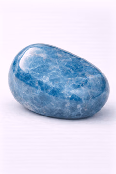 Apatite, un esemplare levigato