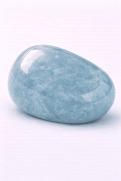 Aquamarin, ein geschliffenes Exemplar