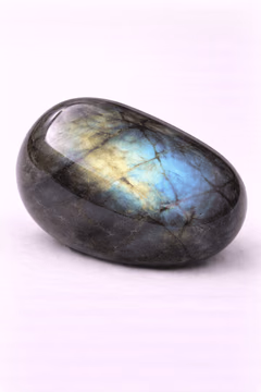 Labradorite, un esemplare levigato